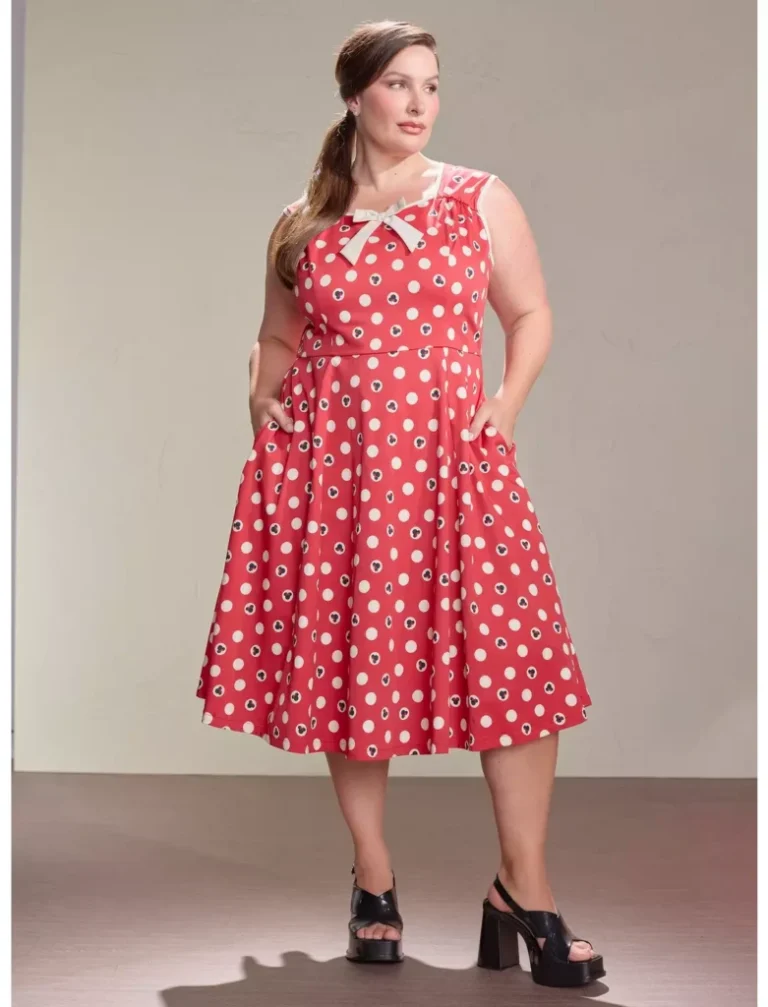 17 Plus Size Spring Disney Outfits That Curvy Women Love