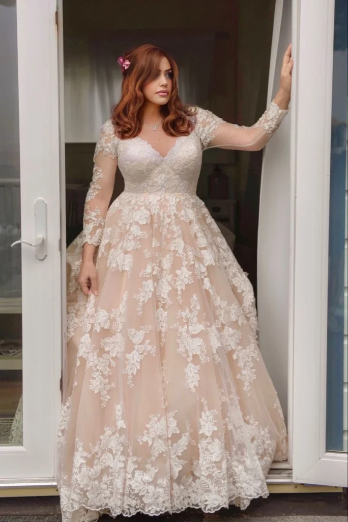 Elegant Lace Ball Gown with Sleeves