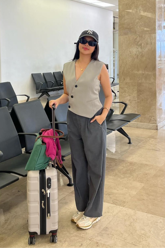  Sleeveless Vest and Trousers