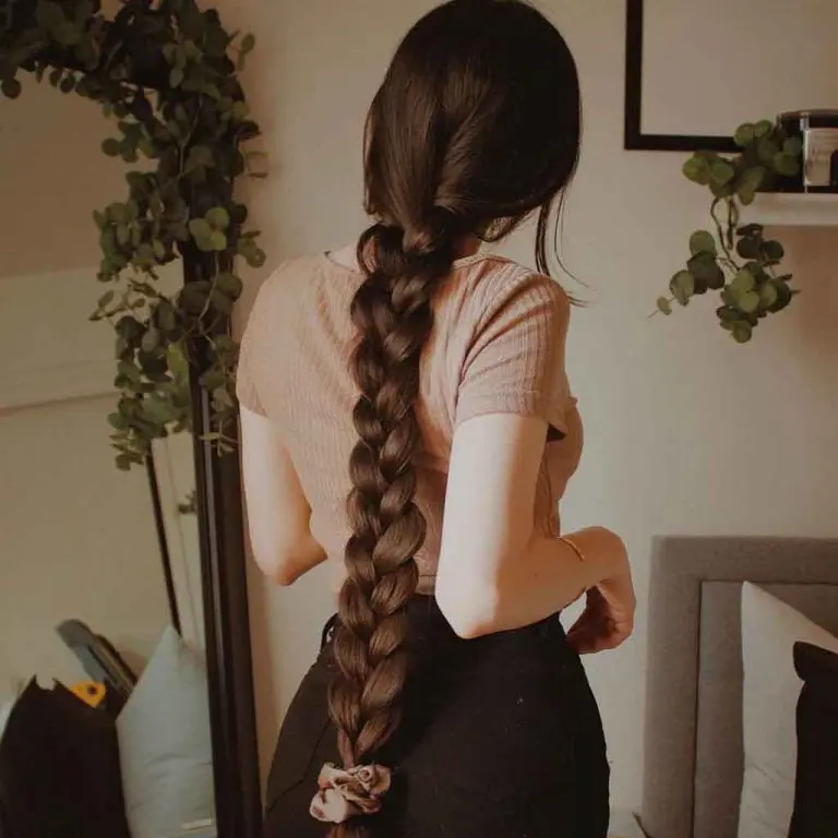 15 Chic and Classy Hairstyles for Women With Long Hair!