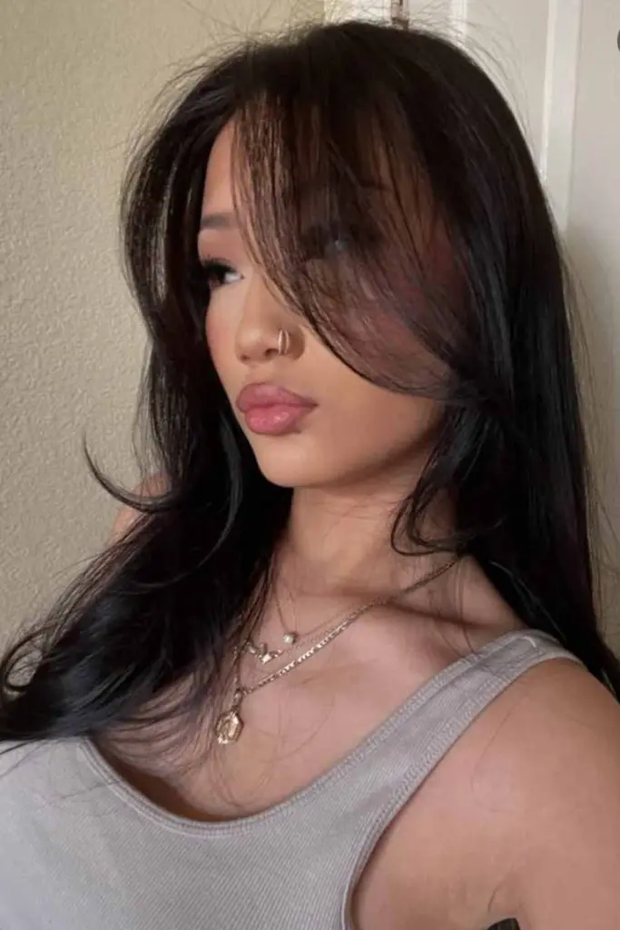 15 Fashionable Blowout Hairstyles for Women